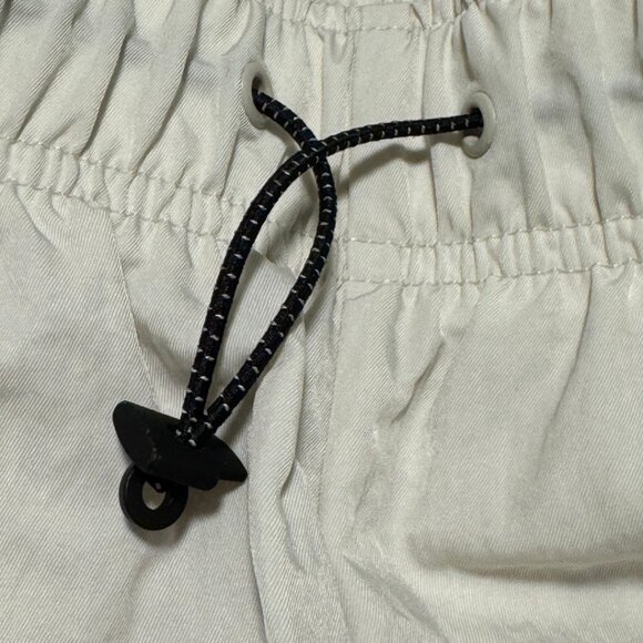 Nike Sportswear Off-White Active Nylon Polyester Athleisure Shorts Size Small - Picture 5 of 10